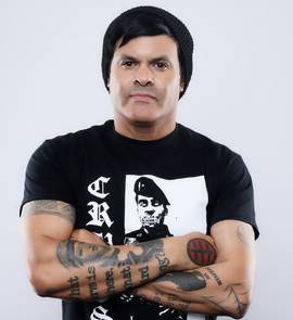 Elgin James
