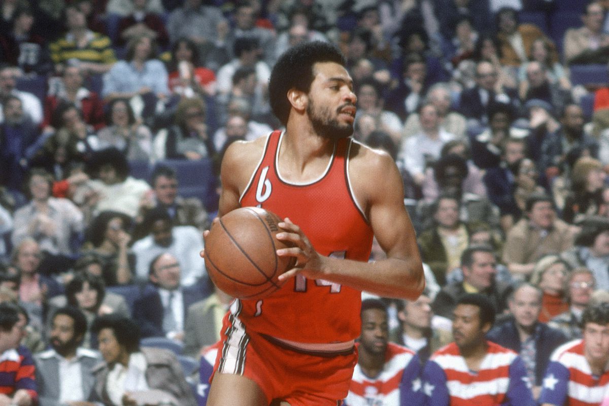 Lionel Hollins