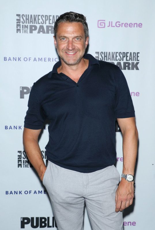 Raul Esparza